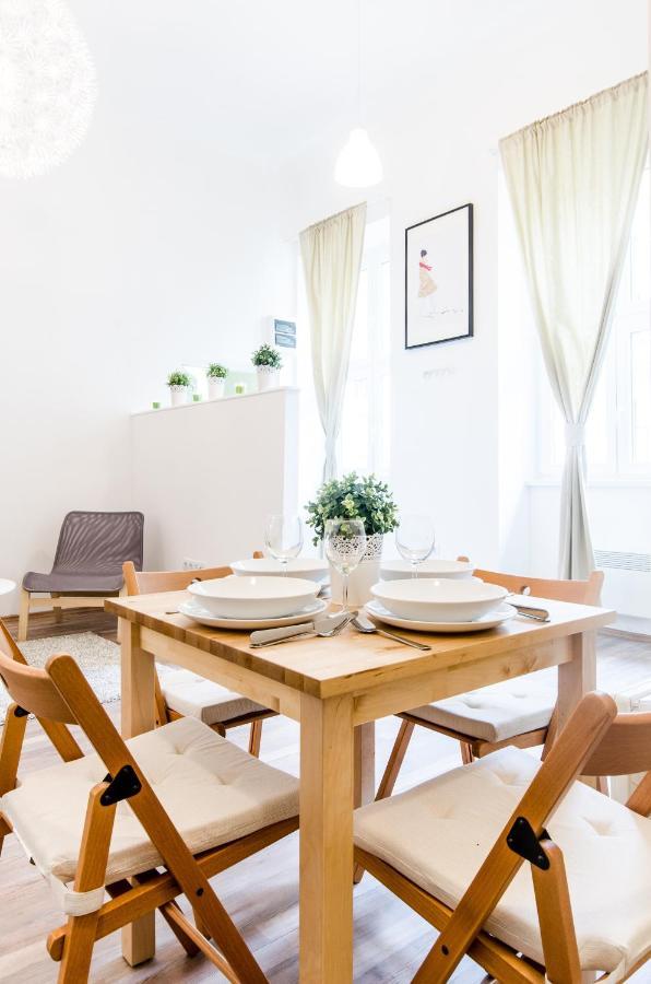 N28 Deluxe Apartment Budapest Esterno foto